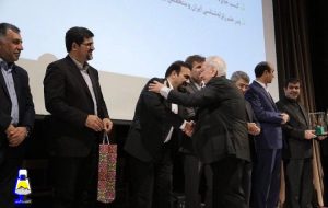 تقدیر خانم بهمن بیگی و آقای گرگین پور از دکتر شاهرخ رضایی فر تقدیر خانم بهمن بیگی و آقای گرگین پور از دکتر شاهرخ رضایی فر