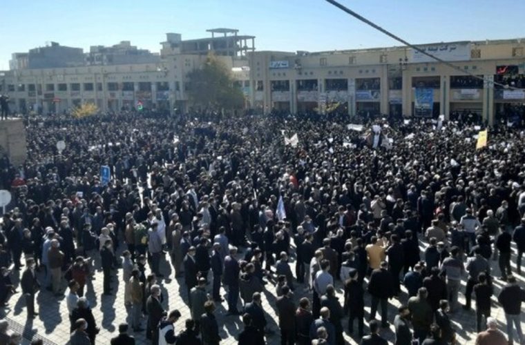 اعتراض مردم شهرکرد به طرح های انتقال آب