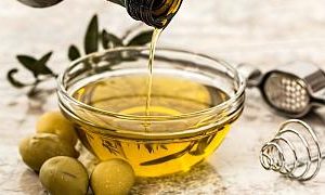 مصرف بیشتر روغن زیتون خطر مرگ ‌زودرس را کاهش می‌دهد