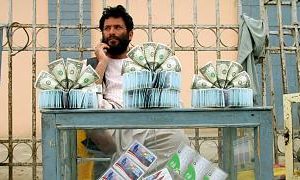 تزریق نقدی ارز به اقتصاد افغانستان؛ دومین محموله دلار آمریکا به کابل رسید