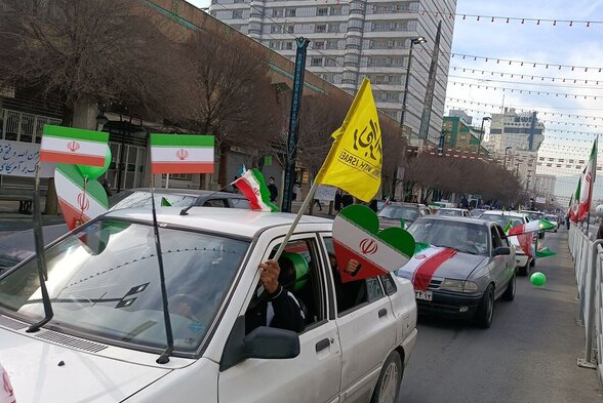 چهل و سه سال ایستادگی ایرانیان