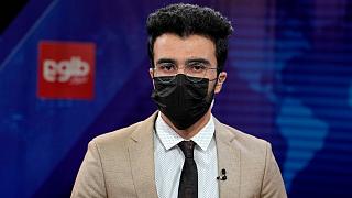 طالبان و افغانستان؛ مجریان مرد برای همبستگی با همکاران زن ماسک به صورت زدند