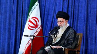 علی خامنه‌ای در واکنش به توقیف نفتکش‌های یونانی: پس گرفتن مال دزدی، دزدی نیست