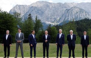 فرانسه: رهبران گروه 7 در مورد مسئله نفت ایران مذاکره می‌کنند