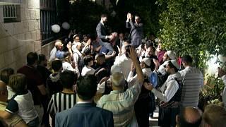 پناهجویان سوری با اجرای سنت فولکلور «عراضه» در اردن کسب درآمد می‌کنند