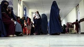 وضعیت وخیم سلامت روان در افغانستان؛ برخی زنان به مرگ موش یا حلق‌‌آویز کردن خود روی می‌آورند