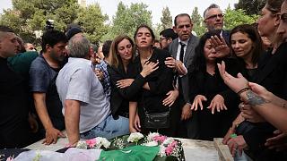 واشنگتن از خانواده خبرنگار فلسطینی-آمریکایی کشته شده در کرانه باختری دلجویی کرد واشنگتن از خانواده خبرنگار فلسطینی-آمریکایی کشته شده در کرانه باختری دلجویی کرد