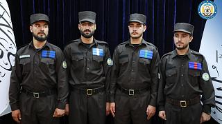 رونمایی از یونیفرم پلیس طالبان؛ این لباس چه تفاوتی با لباس پلیس در حکومت قبل دارد؟ رونمایی از یونیفرم پلیس طالبان؛ این لباس چه تفاوتی با لباس پلیس در حکومت قبل دارد؟