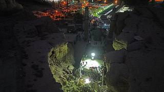 زیارتگاه قَطّاره امام علی شیعیان در کربلا فروریخت؛ جستجو برای زیر آوار ماندگان ادامه دارد