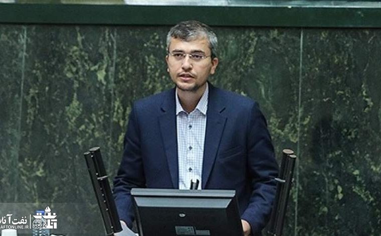 برخی مدیران نفتی اصرار دارند مردم را ناراضی کنند/پتروشیمی‌های خصولتی تبدیل به حیاط خلوت مدیران شده است